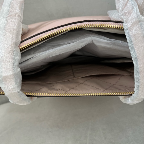 Authentic Michael Kors Tote - Picture 9 of 9